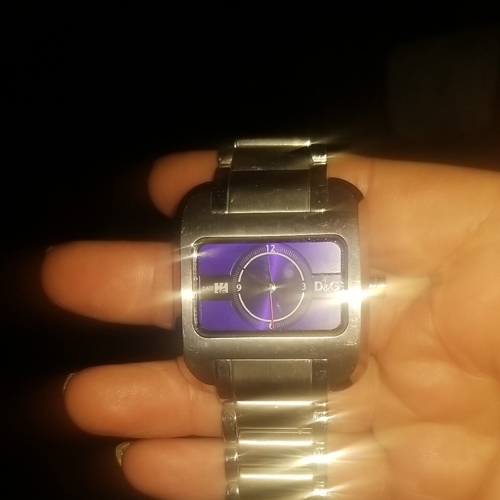D&G Metallic Silver Smartwatch with Deep Purple Face